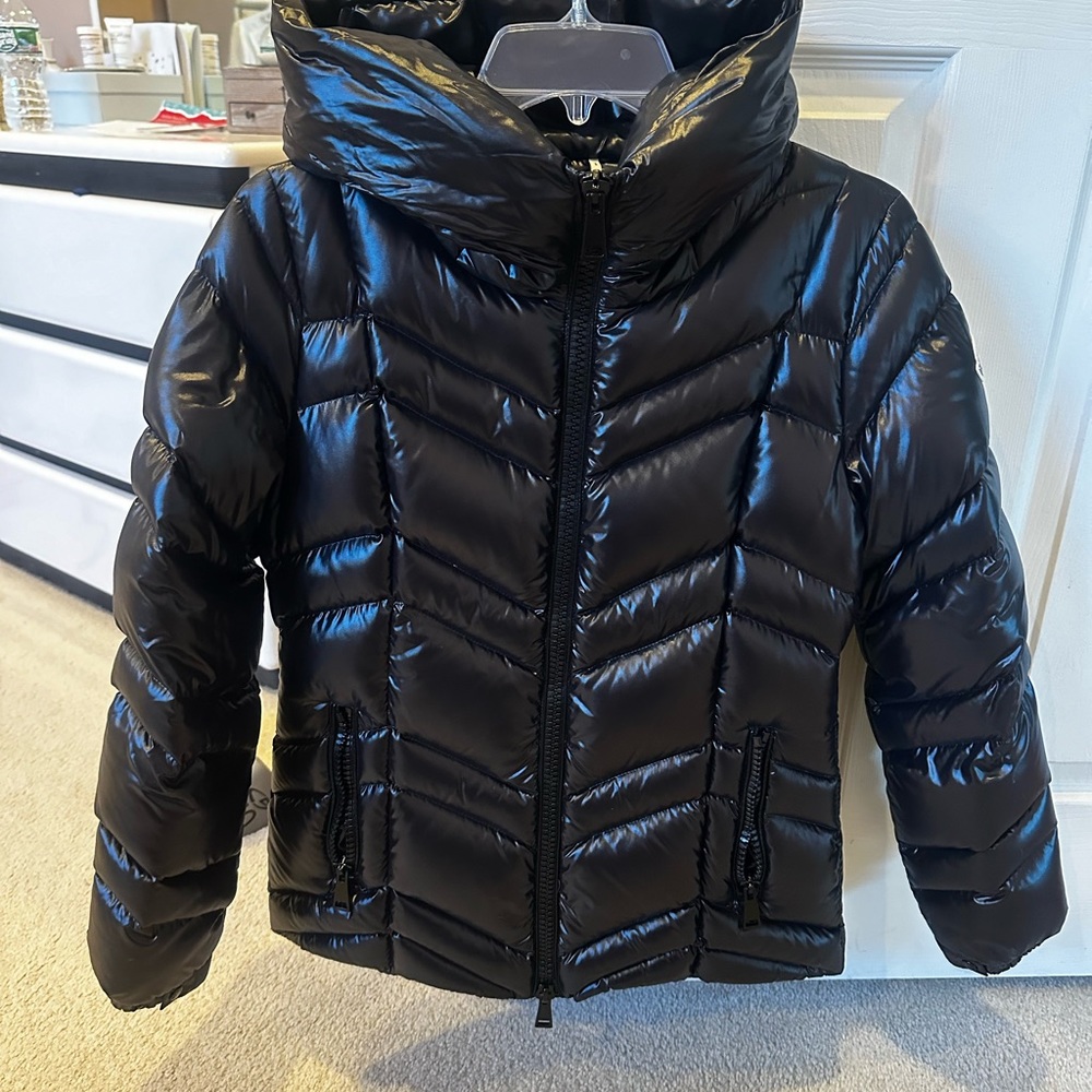 Like new moncler jacket in black